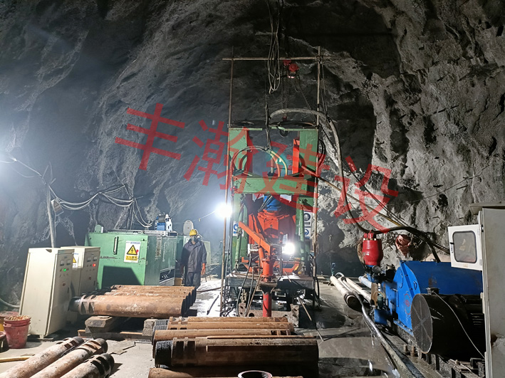 尼泊爾三金考拉水電站，第二條60°斜井一次成井，2.6米直徑，深度250米，成功開鉆